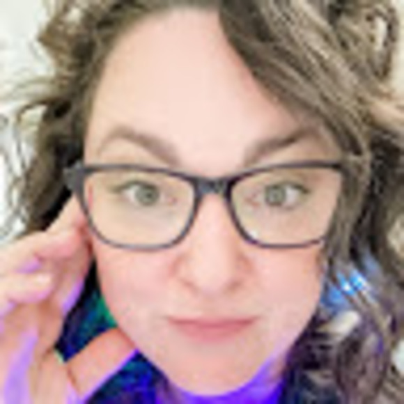 Meet your Posher, Emily - Picture 1 of 1